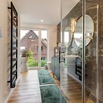 Ferienhaus Luxurious Family House *