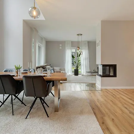 Luxurious Family House Ferienhaus *