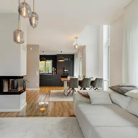Luxurious Family House Ferienhaus