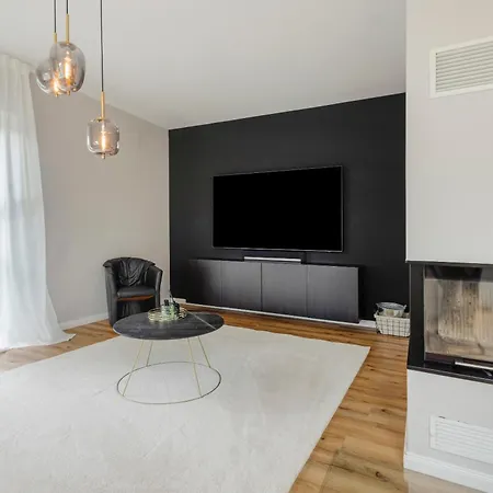 Luxurious Family House Ferienhaus *